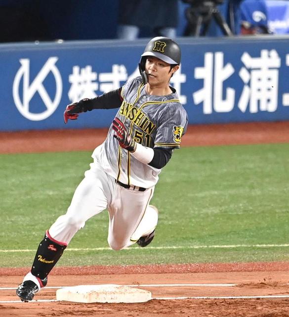 阪神、わずか５球で先制　中野が右中間適時二塁打「走ってくれた近本さんに感謝です」