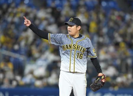 ６回ＤｅＮＡ１死、ＤｅＮＡ・牧秀悟を空振り三振に仕留める阪神・西勇輝＝横浜（撮影・金田祐二）