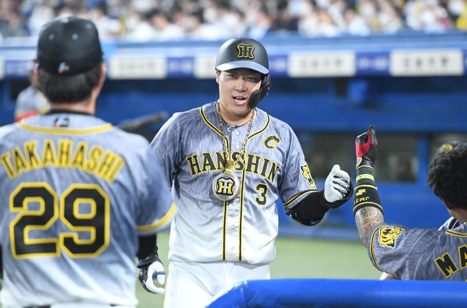 　４回、ソロを放った大山（撮影・飯室逸平）