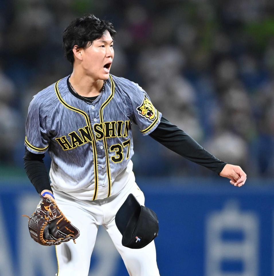 ５回、青木に死球を与え、ぼう然とする及川（撮影・飯室逸平）