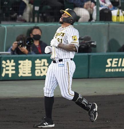 ３回、三塁ゴロに倒れるマルテ（撮影・田中太一）