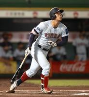 　２０年１０月１８日、近大・佐藤は記録更新となる３ランを放つ