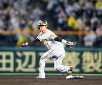 ３回、中野は盗塁を決める（撮影・山口登）