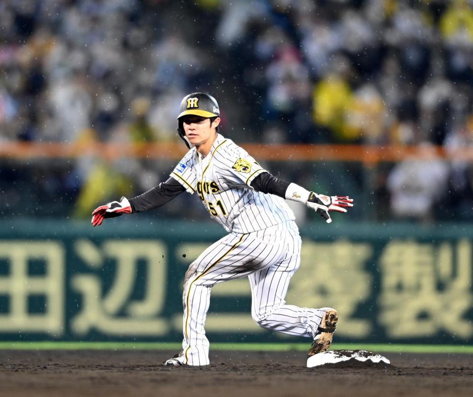 ３回、中野は盗塁を決める（撮影・山口登）