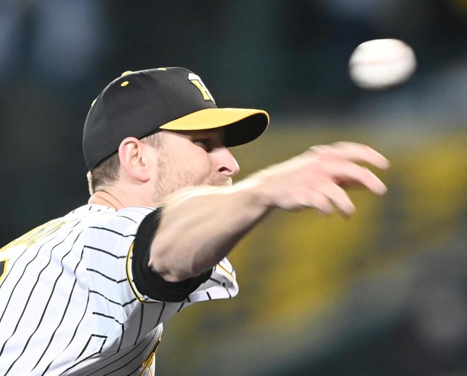 　５回、力投するガンケル（撮影・飯室逸平）