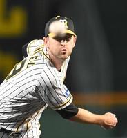 力投する阪神先発のガンケル（撮影・飯室逸平）