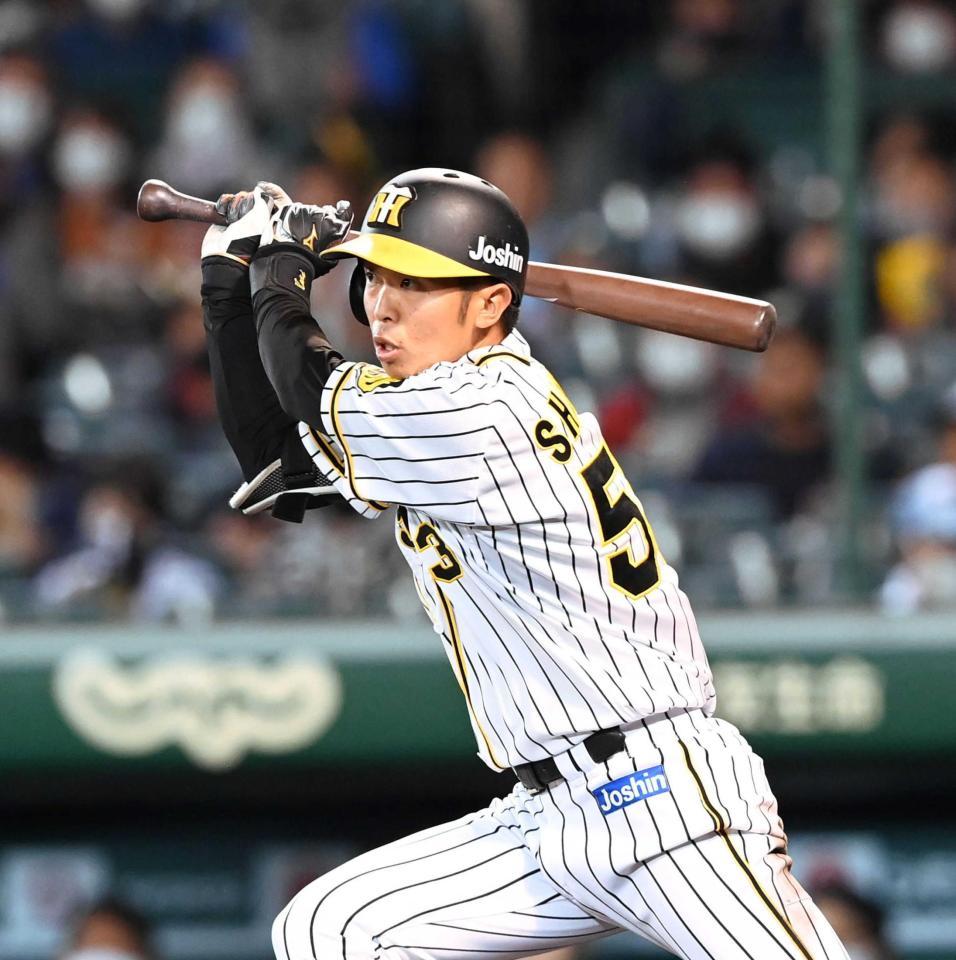 　２回、２点二塁打を放つ（撮影・飯室逸平）