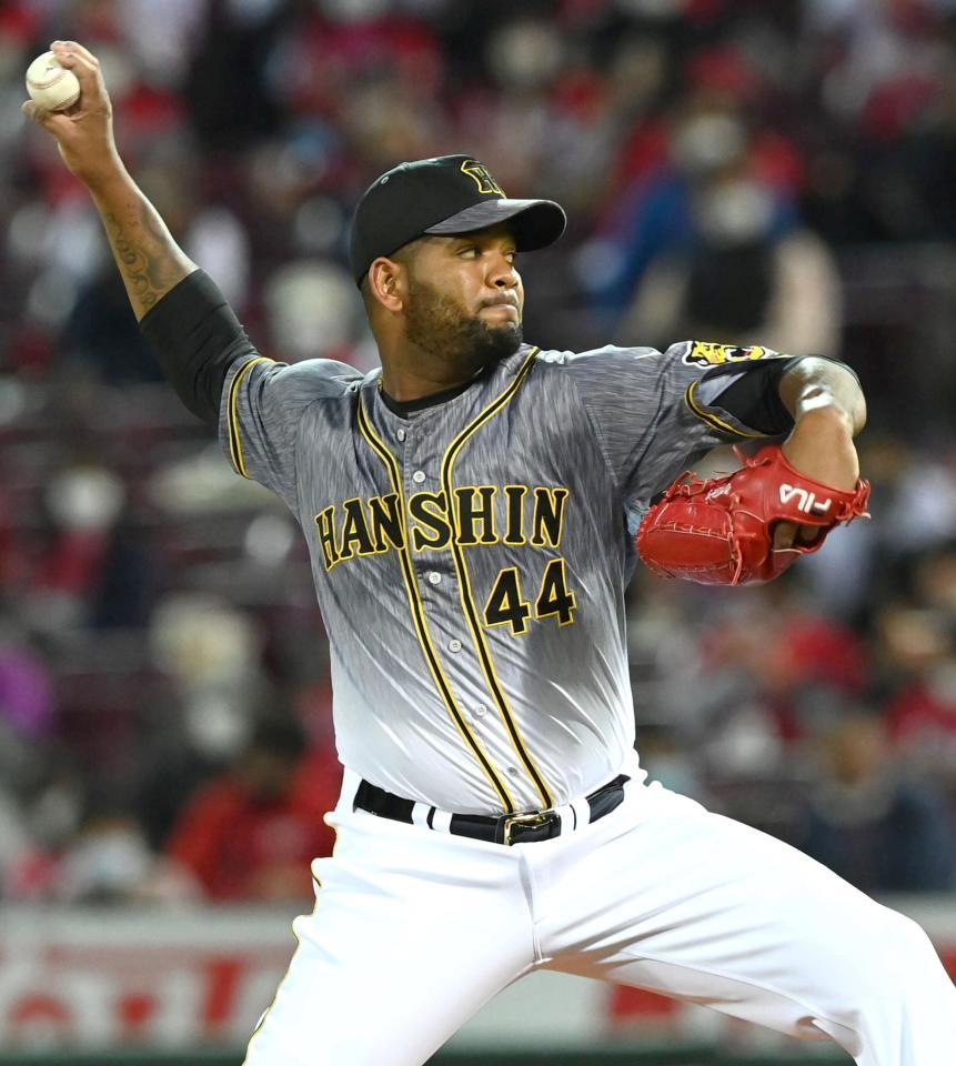 ６回、好リリーフを見せるアルカンタラ（撮影・飯室逸平）