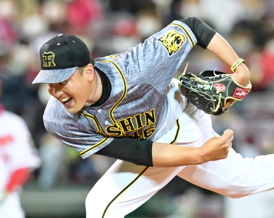 　広島打線を相手に力投する秋山（撮影・立川洋一郎）