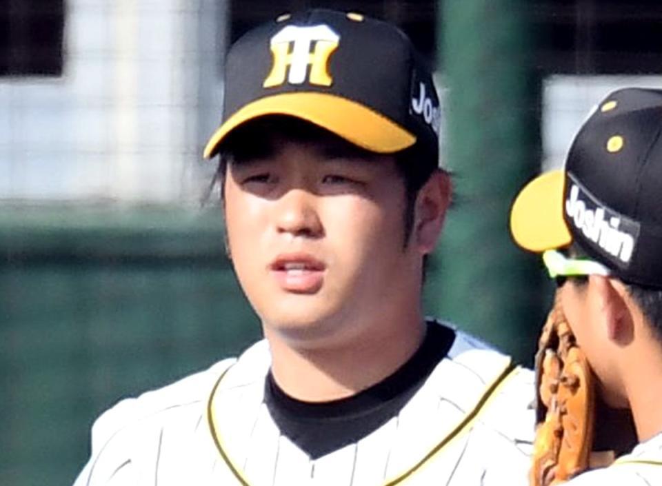 　ブルペン投球を再開した高橋遥人