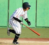 　１回、３試合連続安打となる内野安打を放った豊田