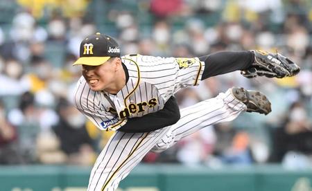 　７回から登板する馬場（撮影・北村雅宏）