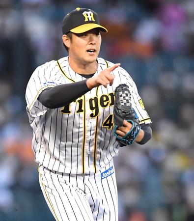 ９回、大城を一ゴロに打ち取った斎藤（撮影・北村雅宏）