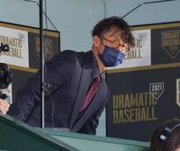 来場した鳥谷敬（撮影・神子素慎一）