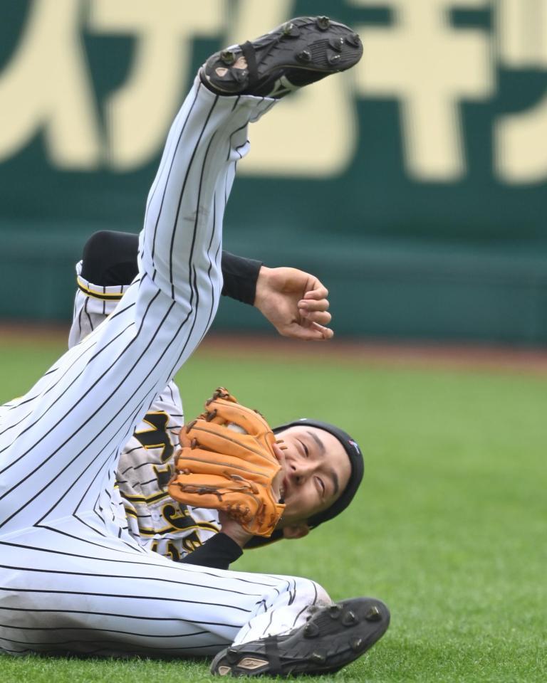 アメリカンノックでハッスルする小幡（撮影・田中太一）