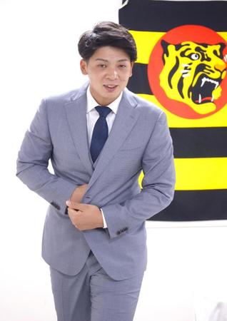 会見を終え、引き揚げる井上広大（代表撮影）