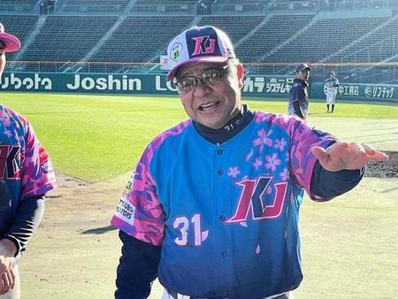 　試合後、ナインに声を掛ける掛布ＨＬＴ（掛布塾ＡＬＬＳＴＡＲＳ提供）