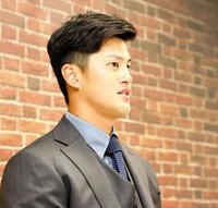 　２００万円アップで契約を更改した板山（代表撮影）