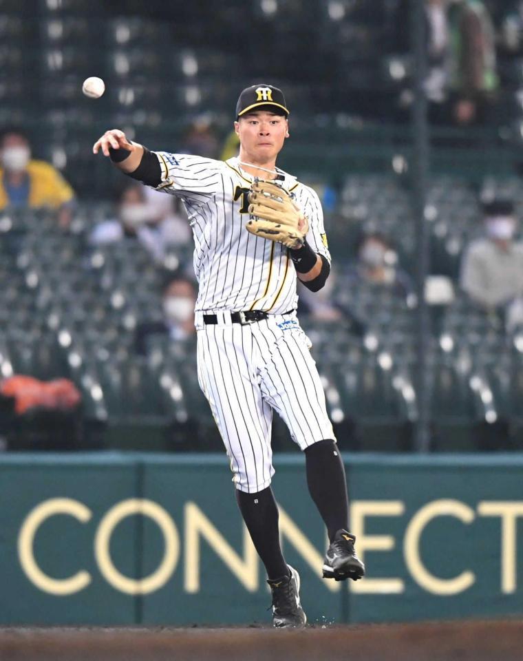 　腕、膝の使い方に柔軟性のある佐藤輝