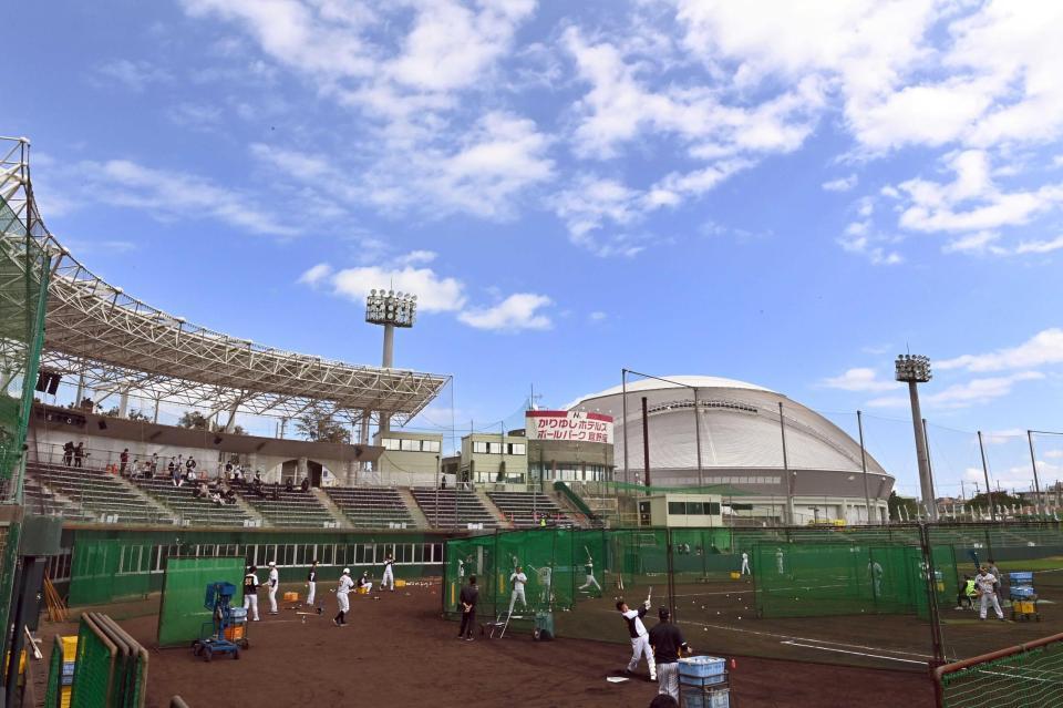 　無観客で行われた阪神キャンプ＝２月