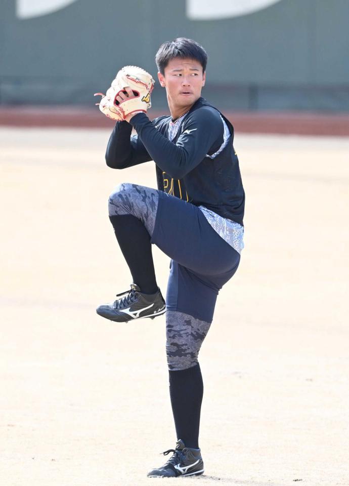 ２段モーションでキャッチボールする森木