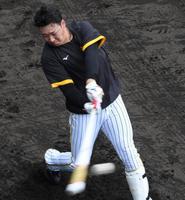 　黙々とバットを振る大山（撮影・田中太一）