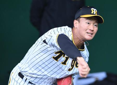 ブルペンで力投する森木（撮影・石井剣太郎）