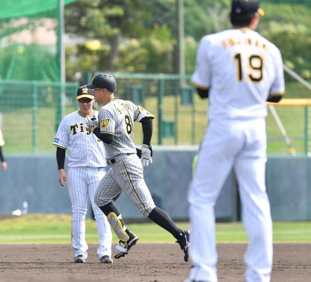 阪神・佐藤輝が藤浪から本塁打　今年初打席で左翼席へ運ぶ