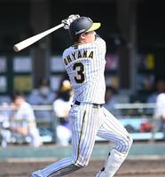 　３回、ソロを放つ大山（撮影・高石航平）