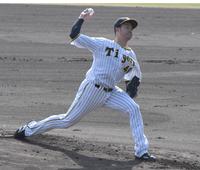 　シート打撃で投球する斎藤（撮影・石井剣太郎）