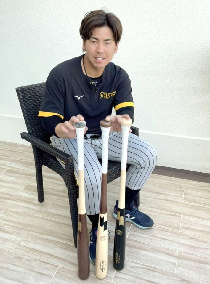 　“極薄グリップテープ”を導入した梅野（ＳＳＫ提供）