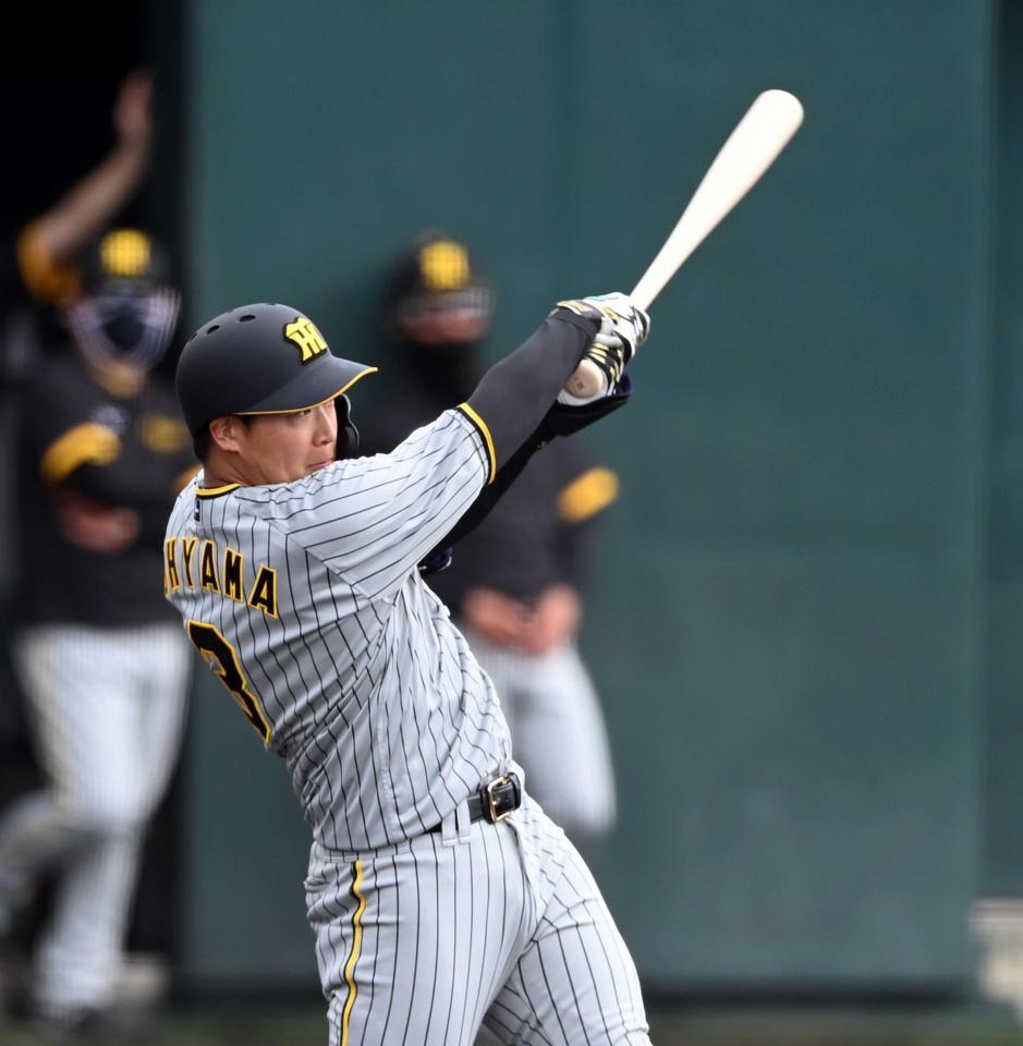 　３回、大山は中前に適時打を放つ（撮影・山口登）