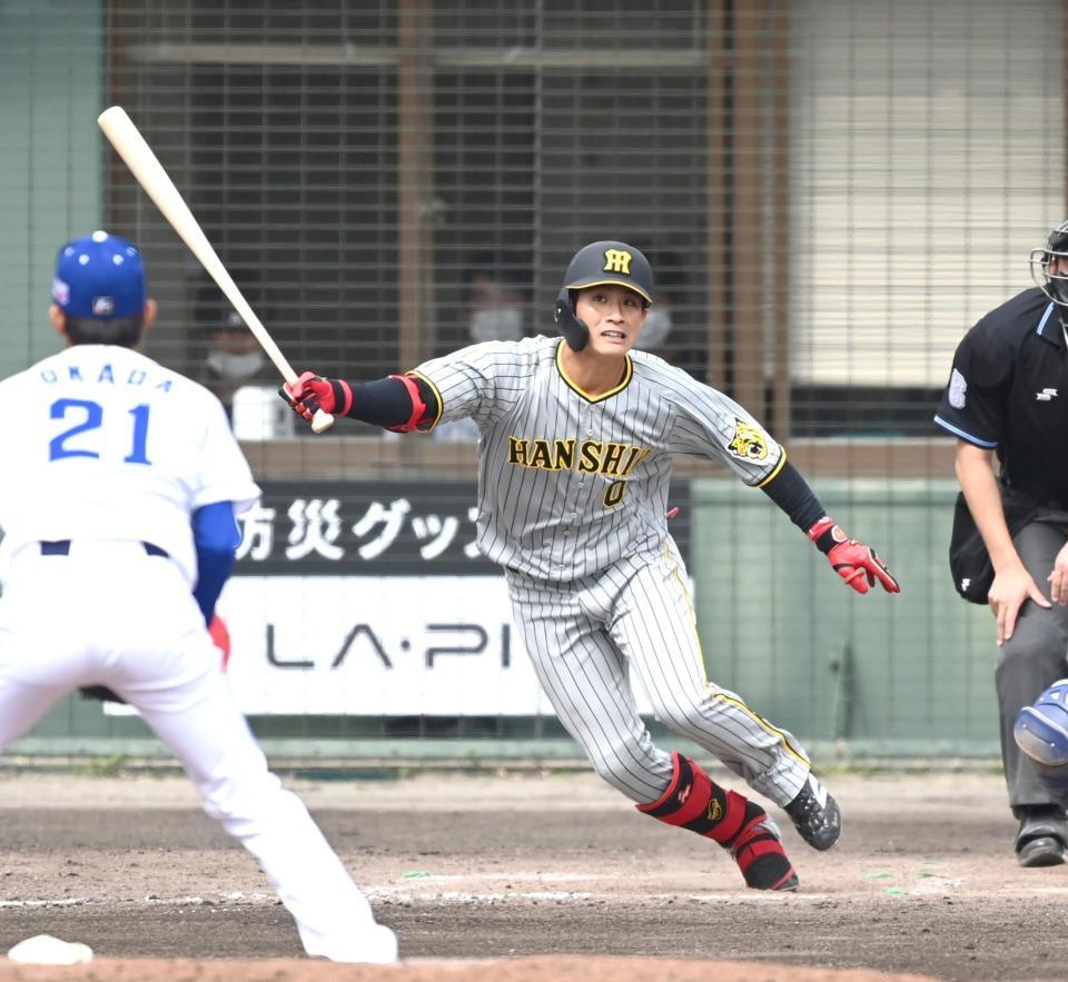 ５回、二塁打を放つ木浪（撮影・飯室逸平）