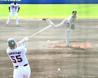 　ヤクルト打線相手に２回無失点の力投を見せた藤浪（撮影・飯室逸平）