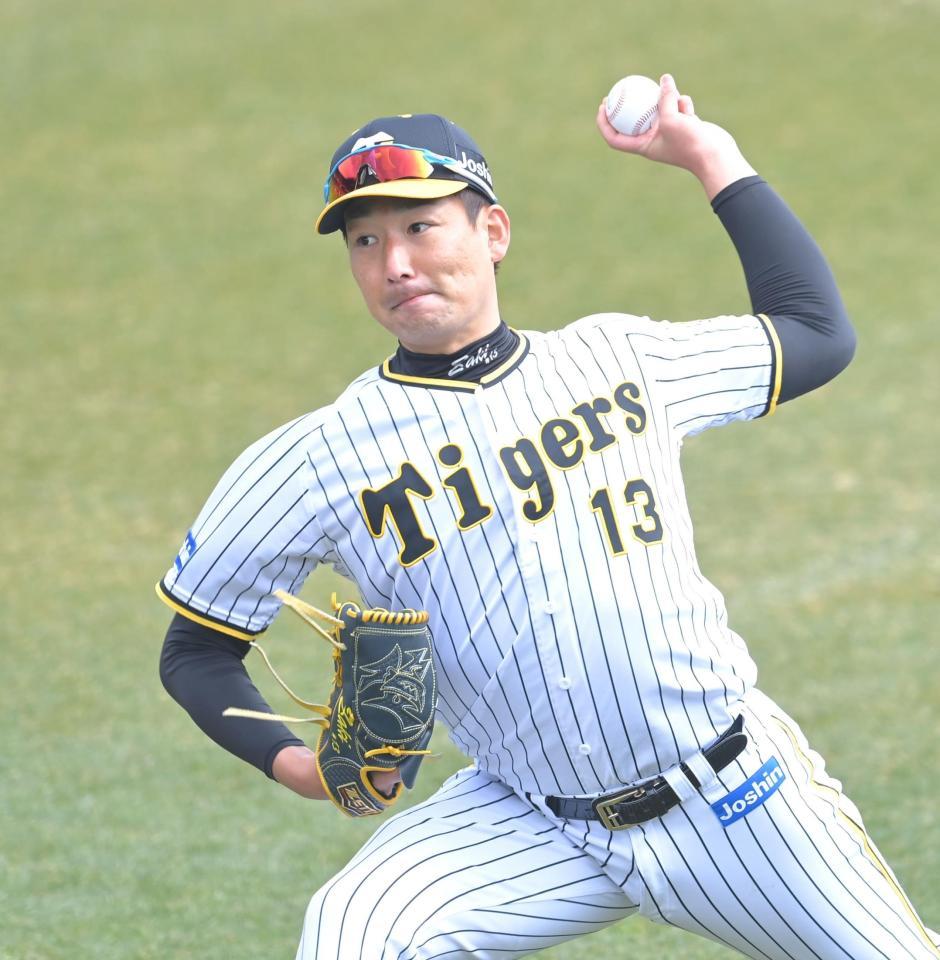 　キャッチボールする阪神・岩崎（撮影・高部洋祐）