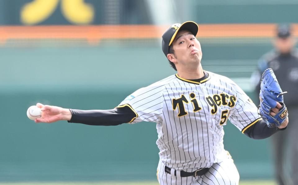 　１回、力投する先発の青柳（撮影・飯室逸平）