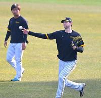 　試合前にはキャッチボールをしていたガンケルだが…