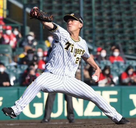　７回、広島打線に投げ込む伊藤将（撮影・田中太一）