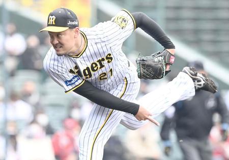 　先発し力投する秋山（撮影・飯室逸平）