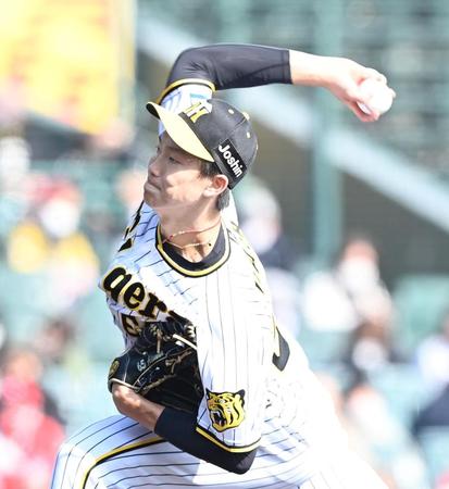 　好リリーフを見せる湯浅（撮影・飯室逸平）