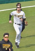 　ダッシュするガンケル（撮影・神子素慎一）