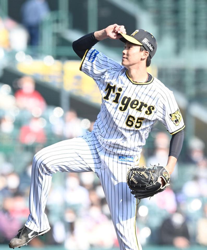 　２回無失点の好リリーフを見せた湯浅（撮影・飯室逸平）