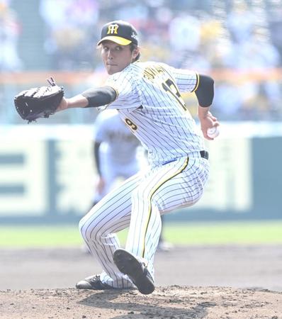 中日打線相手に力投する先発の藤浪（撮影・飯室逸平）
