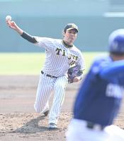 力投する藤浪（撮影・飯室逸平）