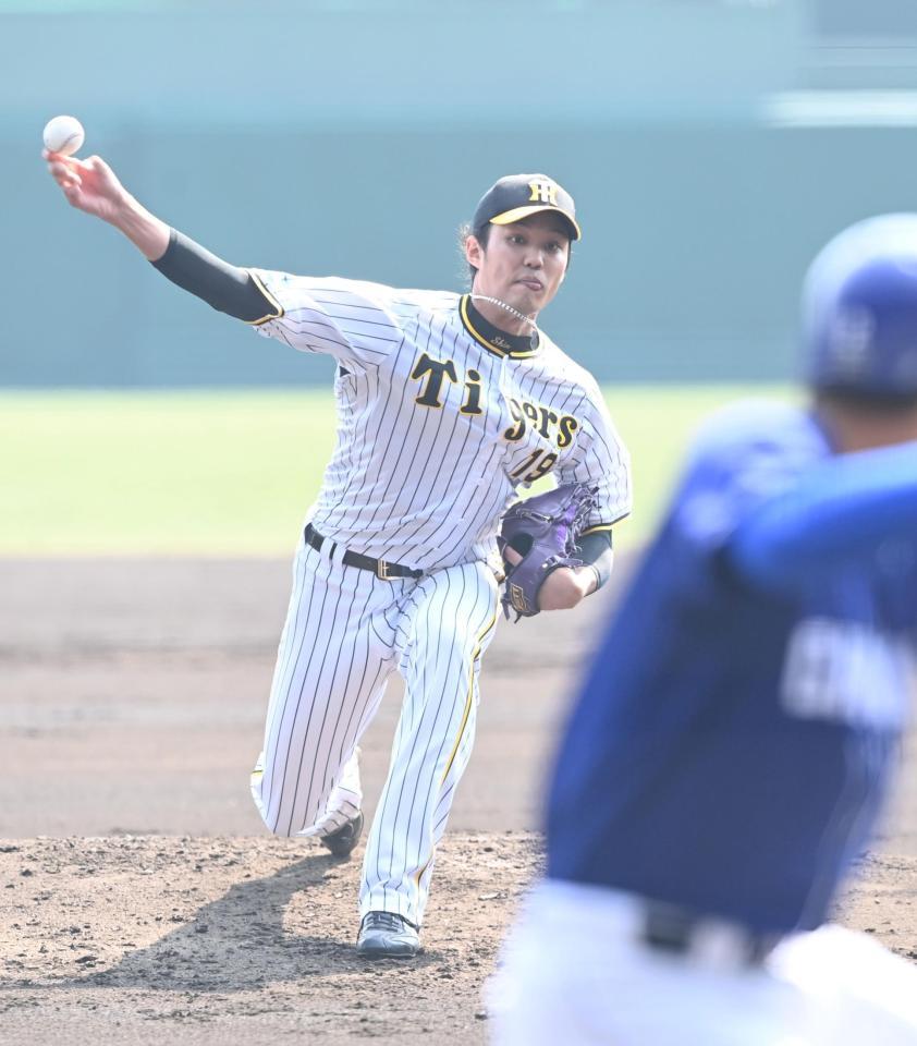 力投する藤浪（撮影・飯室逸平）