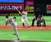 　６回、ケラーは中村晃に中前打を許す（撮影・山口登）