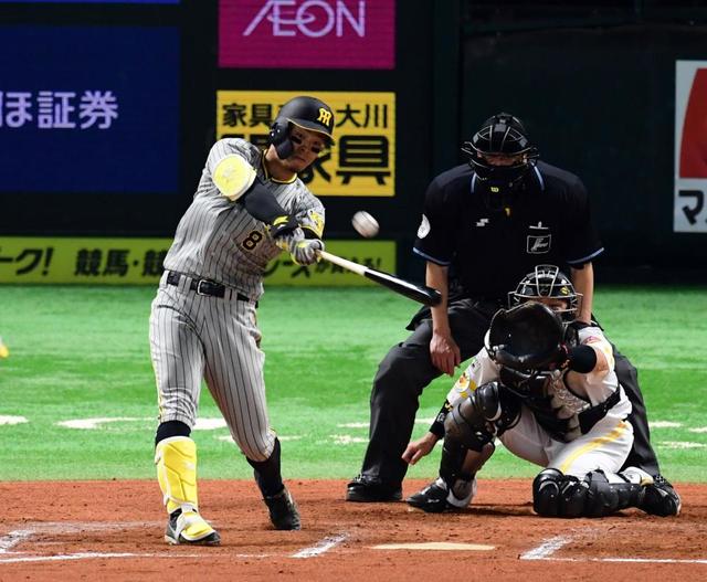 阪神・佐藤輝オープン戦待望の1号2ランで同点 技ありカーブ打ち/阪神