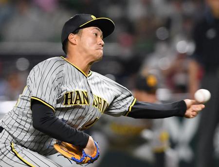 　７回、ソフトバンク打線を無失点に抑える岩田（撮影・田中太一）