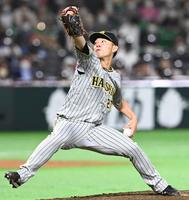 　ソフトバンク打線相手に力投する伊藤将（撮影・飯室逸平）