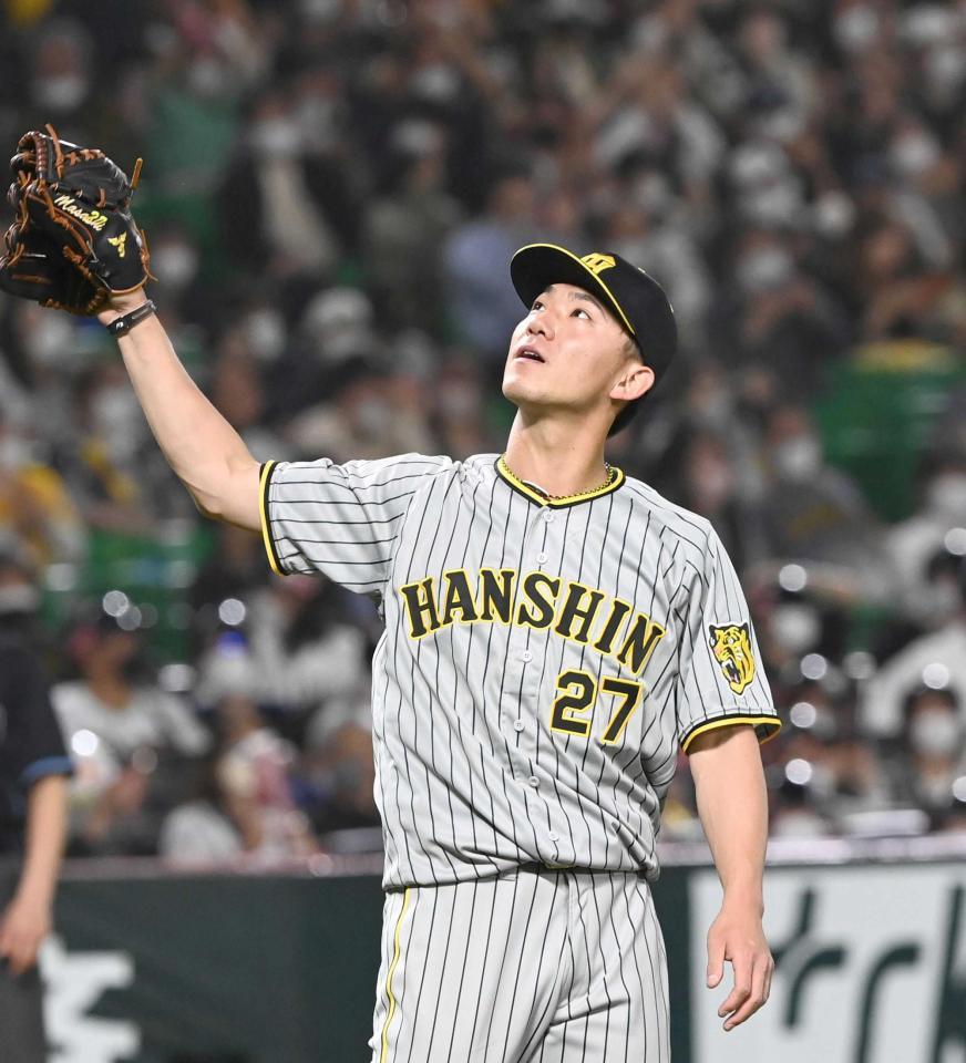 　４回、松田にソロを浴びぼう然とする伊藤将（撮影・飯室逸平）